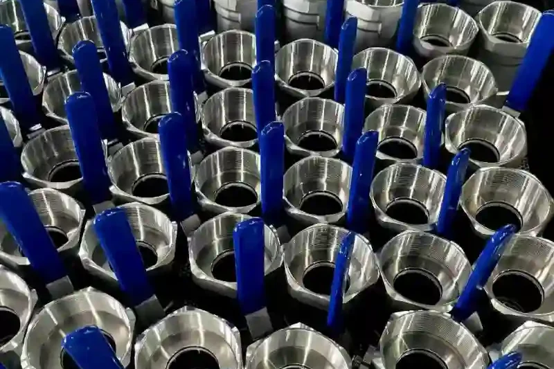Why use a 3 piece ball valve?
