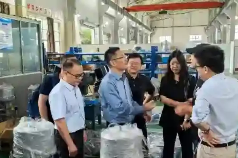 CHCV Valve Staff Fight High Temperatures to Rush Production for Mexico Export Orders